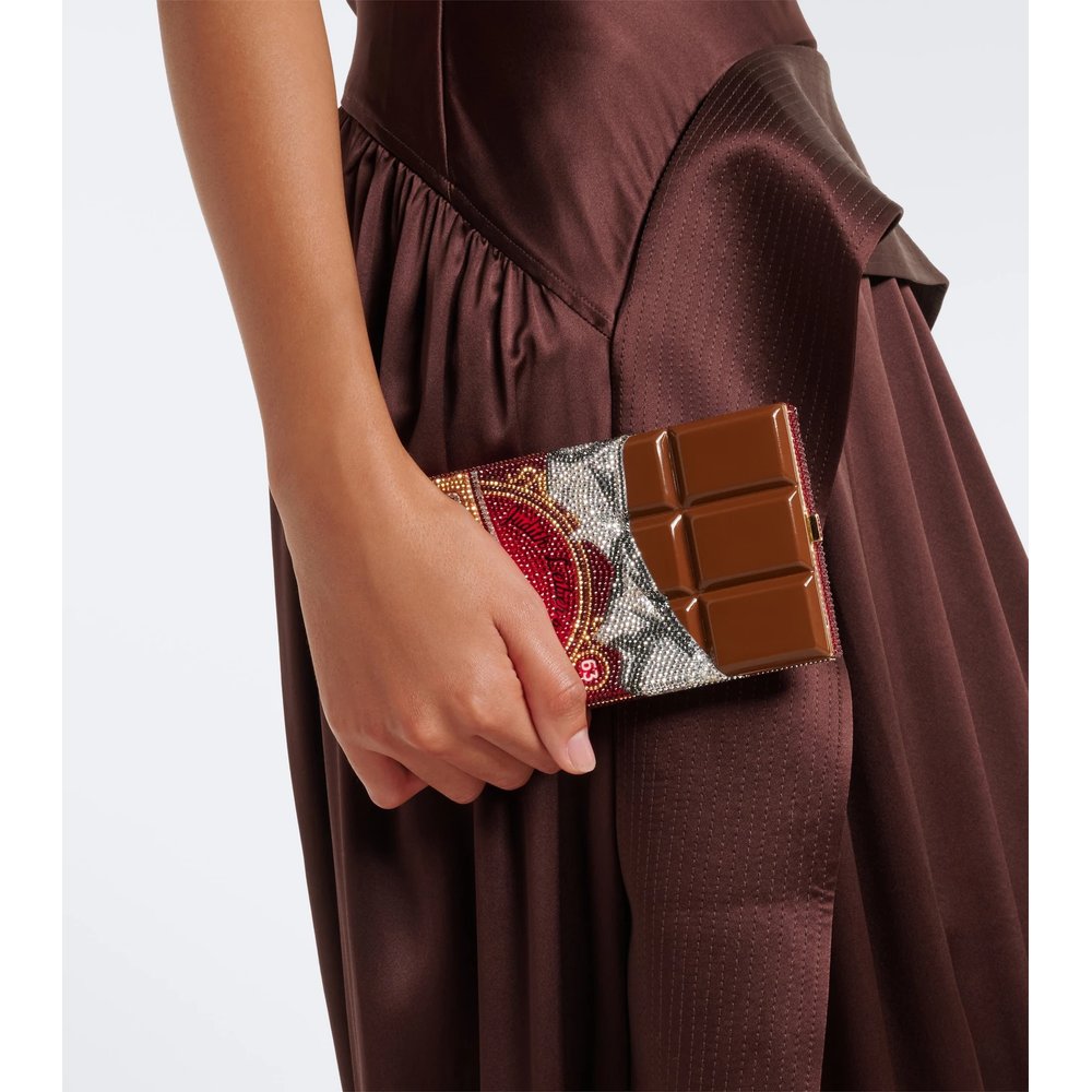 Клатч Candy Bar Milk Chocolate от Judith Leiber Couture с отделкой 2