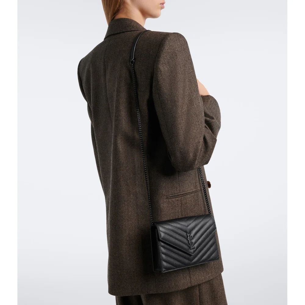 Кошелек-клатч на цепочке Cassandre Envelope из кожи 7
