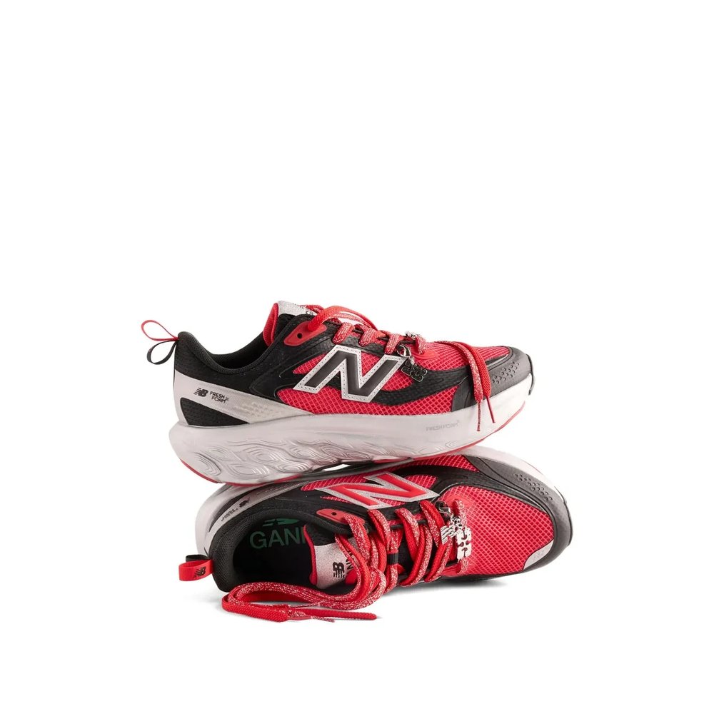 Кроссовки Red FFT из коллаборации с New Balance 3