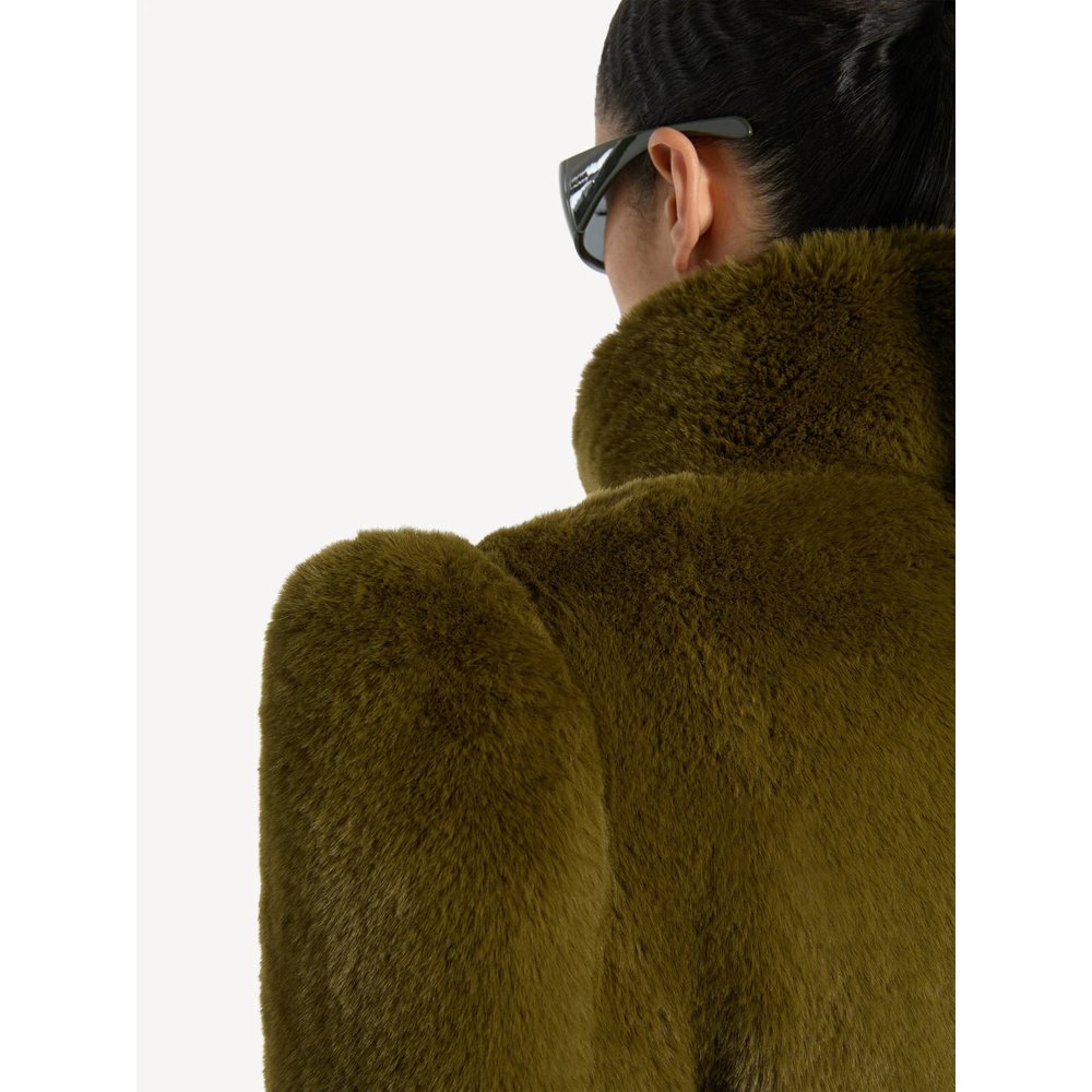 Короткое пальто из искусственного меха 4