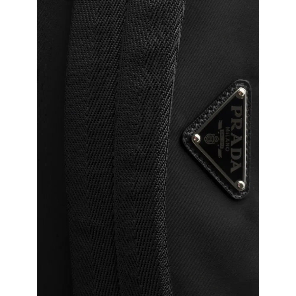 Сумка-тоут из Re-Nylon и кожи Saffiano. 7