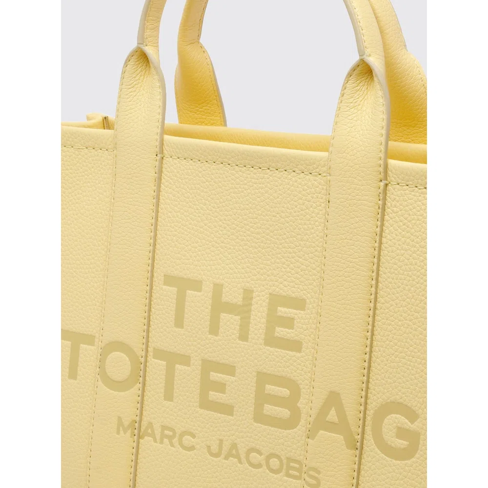 MARC JACOBS Сумка-тоут The Medium из зернистой кожи с принтом логотипа 3