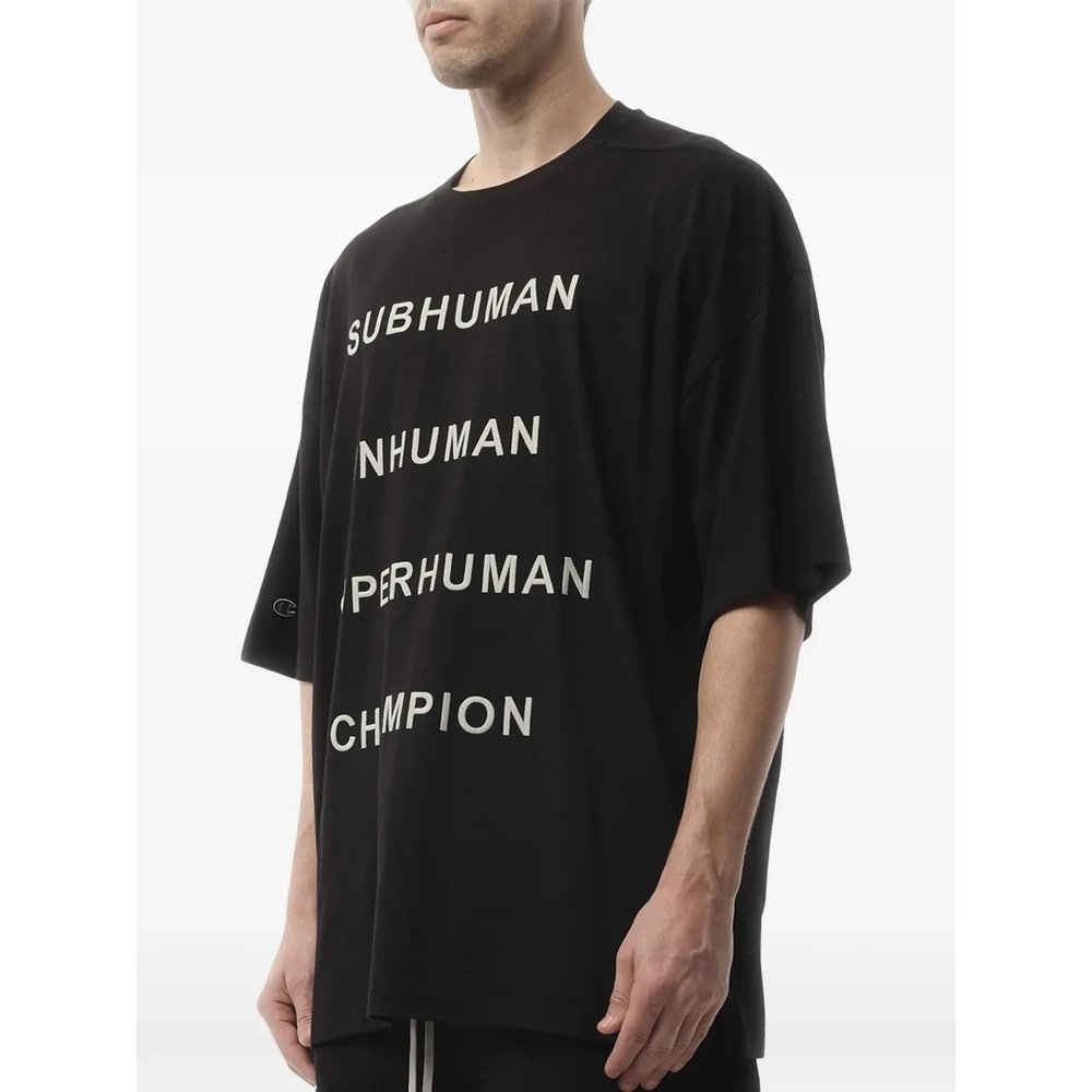 футболка из коллаборации с Champion 4