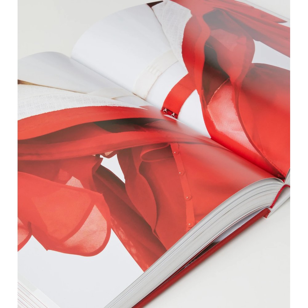 Книга "Valentino Rosso" 5