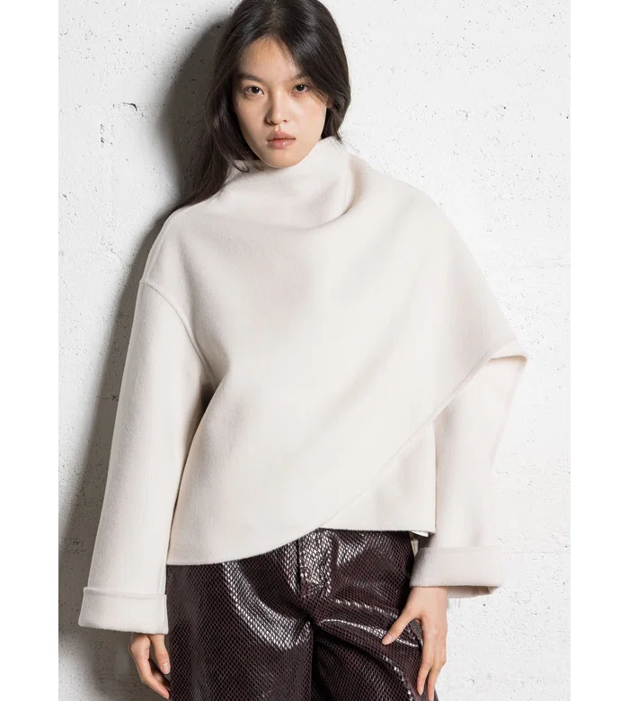 Прямой жакет с шарфом