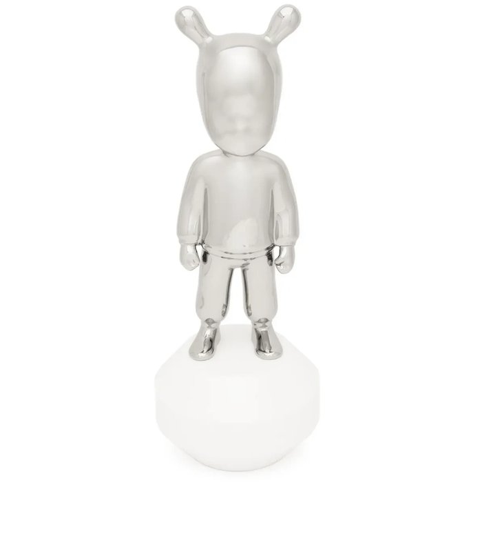 Фигурка The Silver Guest