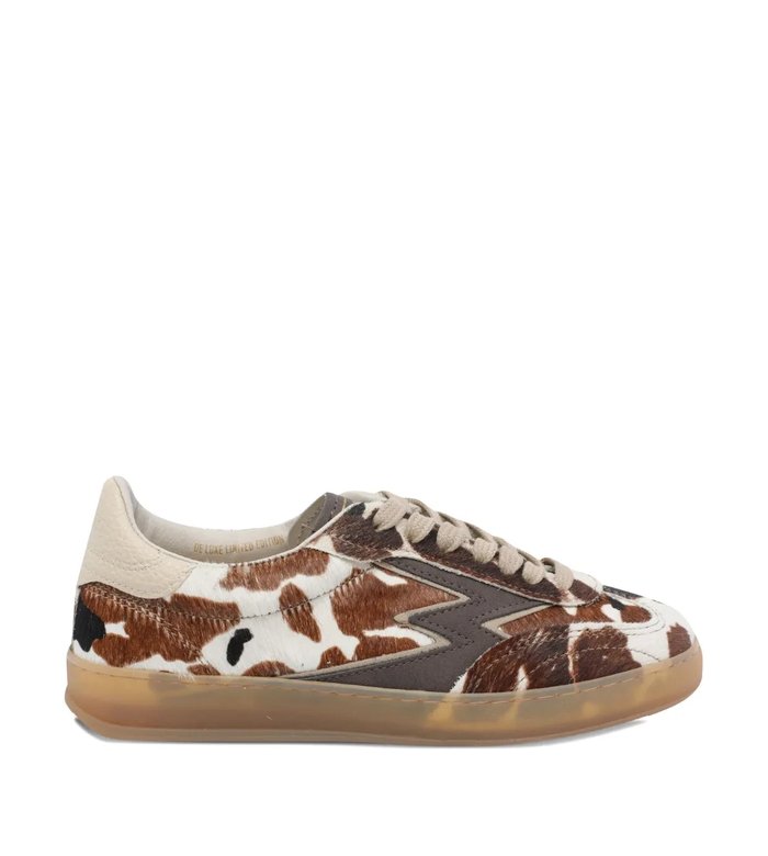 Кроссовки с логотипом