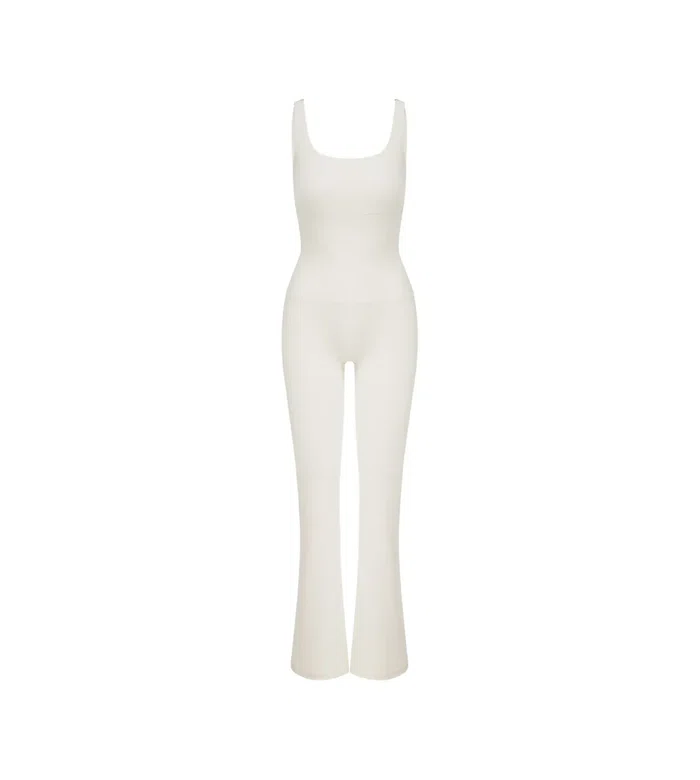 Комбинезон Анастасия с расклешенными брючинами и открытой спиной