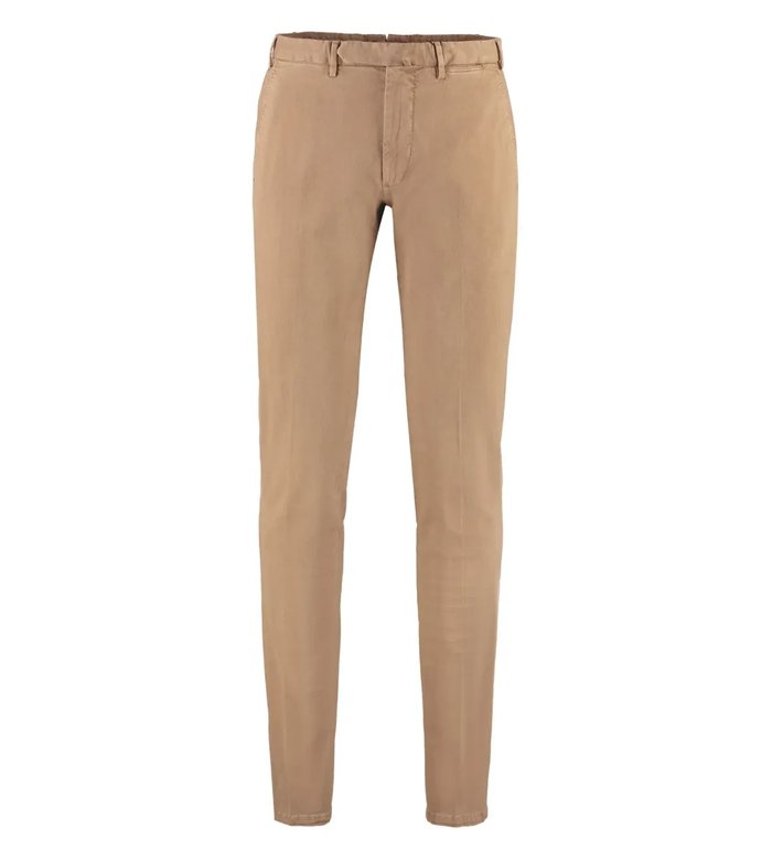 брюки с карманами