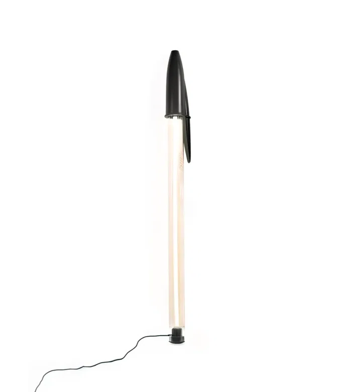 Лампа из коллаборации с BIC®